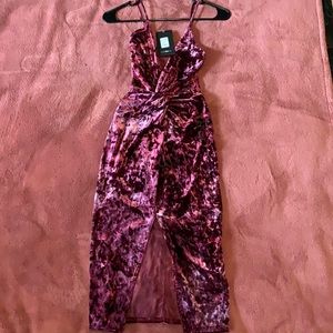XS Velvet Fashion Nova dress. NWT. Never worn